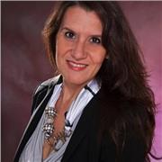 docente di disegno e pittura impartisce lezioni a tutti coloro che amano l'arte anche se nati privi di talento